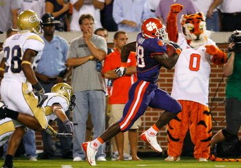 ATLANTA - SEPTEMBER 10:  Running back C.J. Spiller #28 of the Clemson Tigers takes a reception for a touchdown against the Georgia Tech Yellow Jackets at Bobby Dodd Stadium on September 10, 2009 in Atlanta, Georgia.  (Photo by Kevin C. Cox/Getty Images)
