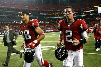 ATLANTA - OCTOBER 18:  Quarterback Matt Ryan #2 and Tony Gonzalez #88 of the Atlanta Falcons against the Chicago Bears at Georgia Dome on October 18, 2009 in Atlanta, Georgia.  (Photo by Kevin C. Cox/Getty Images)