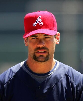 SAN FRANCISCO - MAY 25:  Casey Kotchman #22 of the Atlanta Braves warms up before their game against the San Francisco Giants at AT&T Park on May 25, 2009 in San Francisco, California.  (Photo by Ezra Shaw/Getty Images)