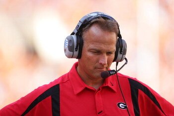 KNOXVILLE, TN - OCTOBER 06: Head coach Mark Richt of the Georgia Bulldogs watches on against the Tennessee Volunteers at Neyland Stadium on October 6, 2007 in Knoxville, Tennessee. (Photo by Streeter Lecka/Getty Images)