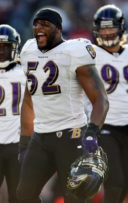 FOXBORO, MA - OCTOBER 04:  Ray Lewis #52 of the Baltimore Ravens argues a call in the fourth quarter against the New England Patriots on October 4, 2009 at Gillette Stadium in Foxboro, Massachusetts. The Patriots defeated the Ravens 27-21.  (Photo by Elsa