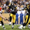 PITTSBURGH, PA - OCTOBER 18: Rashard Mendenhall #34 of the Pittsburgh Steelers runs with the football against the Cleveland Browns at Heinz Field on October 18, 2009 in Pittsburgh, Pennsylvania. The Steelers defeated the Browns 27-14. (Photo by Joe Robbin