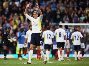 PORTSMOUTH, ENGLAND - OCTOBER 17:  Peter Crouch of Tottenham Hotspur waves to fans after the Barclays Premier League match between Portsmouth and Tottenham Hotspur at Fratton Park on October 17, 2009 in Portsmouth, England.  (Photo by Bryn Lennon/Getty Im