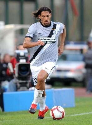 SIENA, ITALY - OCTOBER 25:  Amauri of Juventus FC in action during the Serie A match between AC Siena and Juventus FC at Artemio Franchi - Mps Arena Stadium on October 25, 2009 in Siena, Italy.  (Photo by Massimo Cebrelli/Getty Images)