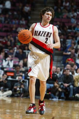 EAST RUTHERFORD, NJ - NOVEMBER 18:  Dan Dickau #2 of the Portland Trail Blazers moves the ball up court during a game against the New Jersey Nets at Continental Airlines Arena on November 18, 2006 in East Rutherford, New Jersey.  The Blazers won 86-68.  N