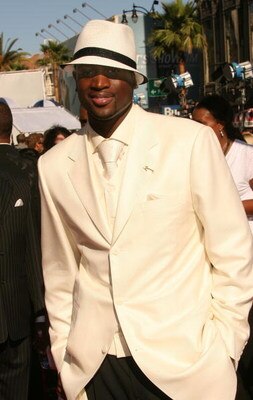 HOLLYWOOD - JULY 11:  NBA player Dwyane Wade arrives at the 2007 ESPY Awards at the Kodak Theatre on July 11, 2007 in Hollywood, California.  (Photo by Frederick M. Brown/Getty Images)