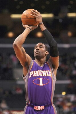 LOS ANGELES, CA - JANUARY 11:  Amare Stoudemire #1 of the Phoenix Suns takes a shot against the Los Angeles Clippers on January 11, 2009 at Staples Center in Los Angeles, California.  The Suns won 109-103.   NOTE TO USER: User expressly acknowledges and a