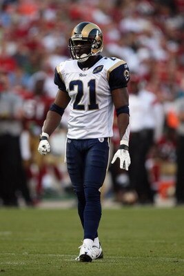 SAN FRANCISCO - NOVEMBER 16:  Oshiomogho Atogwe #21 of the St. Louis Rams looks on during the game against the San Francisco 49ers on November 16, 2008 at Candlestick Park in San Francisco, California. (Photo by Jed Jacobsohn/Getty Images)