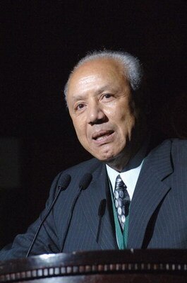 NEW YORK - SEPTEMBER 27:  Former pro basketball player Lenny Wilkens speaks at the Great Sports Legends Dinner at the Waldorf Astoria September 27, 2005 in New York City. The event honors sports legends for their great athletic achievement and has raised 