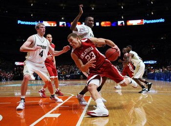 NEW YORK - NOVEMBER 28: Blake Griffin #23 of the Oklahoma Sooners drives to the basket against the Purdue Boilermakers during the Championship game of the Pre-Season NIT tournament on November 28, 2008 at Madison Square Garden in New York City.  (Photo by