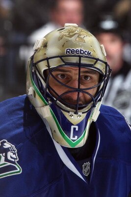 TORONTO - FEBRUARY 21:  Roberto Luongo #1 of the Vancouver Canucks looks on during the game against the Toronto Maple Leafs at Air Canada Centre on February 21, 2009 in Toronto, Ontario. (Photo by Dave Sandford/Getty Images)