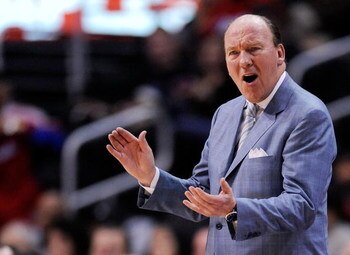 LOS ANGELES, CA - FEBRUARY 18:  Coach Mike Dunleavy of the Los Angeles Clippers reacts during their loss to the Phoenix Suns at the Staples Center on February 18, 2009 in Los Angeles, California.  NOTE TO USER: User expressly acknowledges and agrees that,