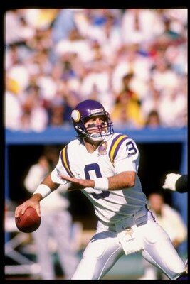 1989-1990:  Quarterback Tommy Kramer of the Minnesota Vikings prepares to pass the ball during a game against the Pittsburgh Steelers at Three Rivers Stadium in Pittsburgh, Pennsylvania.  The Steelers won the game 27-14. Mandatory Credit: Rick Stewart  /A