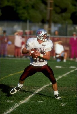 10 Oct 1998: Quarterback Sean Davis #16 of the Montana Grizzlies in action during the game against the CSUN Matadors at the North Campus Stadium in Northridge, California. The Matadors defeated the Grizzlies 21-7.