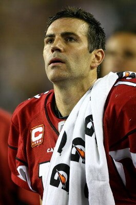 TAMPA, FL - FEBRUARY 01:  Quarterback Kurt Warner #13 of the Arizona Cardinals looks on against the Pittsburgh Steelers during Super Bowl XLIII on February 1, 2009 at Raymond James Stadium in Tampa, Florida.  (Photo by Jamie Squire/Getty Images)