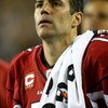 TAMPA, FL - FEBRUARY 01:  Quarterback Kurt Warner #13 of the Arizona Cardinals looks on against the Pittsburgh Steelers during Super Bowl XLIII on February 1, 2009 at Raymond James Stadium in Tampa, Florida.  (Photo by Jamie Squire/Getty Images)