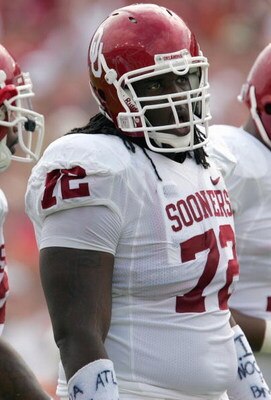 DALLAS - OCTOBER 6: Duke Robinson #72 of the Oklahoma Sooners looks on during the game against the Texas Longhorns at the Cotton Bowl October 6, 2007 in Dallas, Texas. (Photo by Ronald Martinez/Getty Images) 