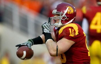 PASADENA, CA - JANUARY 01:  Brian Cushing #10 of the USC Trojans celebrates after recovering the fumble by Jacob Willis #83 of the Illinois Fighting Illini in the third quarter of the 'Rose Bowl presented by Citi' at the Rose Bowl on January 1, 2008 in Pa