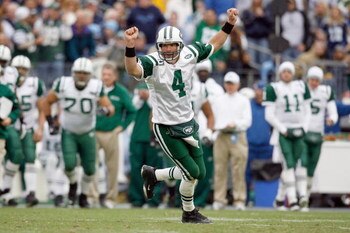 NASHVILLE, TN - NOVEMBER 23:  Quarterback Brett Favre #4 of the New York Jets celebrates during the game against the Tennessee Titans at LP Field on November 23, 2008 in Nashville, Tennessee. (Photo by Kevin C. Cox/Getty Images)