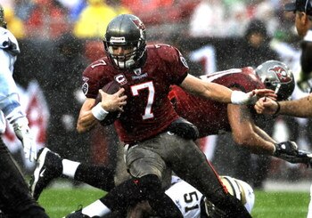 TAMPA, FL - NOVEMBER 30: Quarterback Jeff Garcia #7 of the Tampa Bay Buccaneers scrambles against the New Orleans Saints at Raymond James Stadium on November 30, 2008 in Tampa, Florida.  (Photo by Al Messerschmidt/Getty Images) 