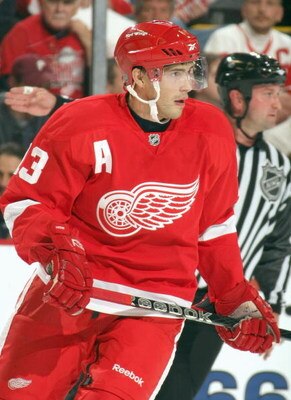 DETROIT - OCTOBER 16:  Pavel Datsyuk #13 of the Detroit Red Wings skates during the game against the Vancouver Canucks at Joe Louis Arena on October 16, 2008 in Detroit, Michigan. (Photo By Dave Sandford/Getty Images)