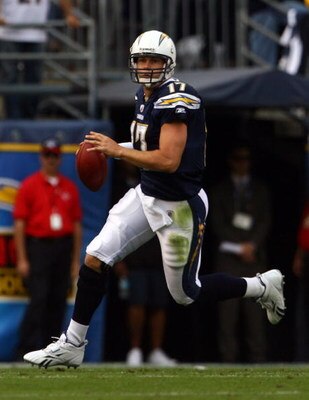 SAN DIEGO , CA - NOVEMBER 09:  Quarterback Philip Rivers #17 of the San Diego Chargers looks downfield for an open receiver during the first half against the Kansas City Chiefs at Qualcomm Stadium on November 9, 2008 in San Diego, California. The Chargers