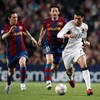 BARCELONA, SPAIN - APRIL 23:  Cristiano Ronaldo (R) of Manchester United holds off the challenge of Gianluca Zambrotta (C) and Lionel Messi (L) of Barcelona during the UEFA Champions League Semi-Final, first leg match between Barcelona and Manchester Unit