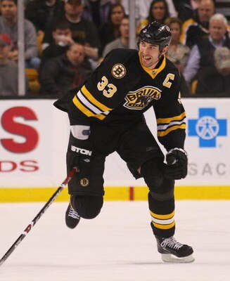 BOSTON - MARCH 31:  Zeno Chara #33 of the Boston Bruins skates against the Tampa Bay Lightning on March 31, 2009 at the TD Banknorth Garden in Boston.  (Photo by Bruce Bennett/Getty Images)