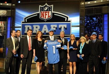 NEW YORK - APRIL 25:  Detroit Lions #1 draft pick Matthew Stafford poses for photographers with his family after his selection in the 2009 NFL Draft at Radio City Music Hall on April 25, 2009 in New York City  (Photo by Jeff Zelevansky/Getty Images)