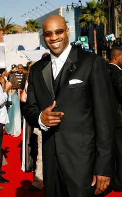 HOLLYWOOD - JULY 11:  NBA player Vince Carter arrives at the 2007 ESPY Awards at the Kodak Theatre on July 11, 2007 in Hollywood, California.  (Photo by Vince Bucci/Getty Images)