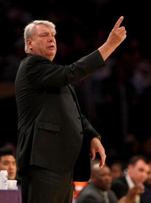 LOS ANGELES - MARCH 19:   Head coach Don Nelson of the Golden State Warriors signals during the game with the Los Angeles Lakers on March 19, 2009 at Staples Center in Los Angeles, California.  The Lakers won 114-106.  NOTE TO USER: User expressly acknowl