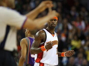 OAKLAND, CA - MARCH 15:  Stephen Jackson #1 of the Golden State Warriors is called for his second technical foul and is thrown out of the game by referee Tony Brothers against the Phoenix Suns during an NBA game on March 15, 2009 at Oracle Arena in Oaklan