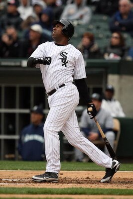 CHICAGO - APRIL 29:  Jermaine Dye #23 of the Chicago White Sox bats against the Seattle Mariners during the game on April 29, 2009 at U.S. Cellular Field in Chicago, Illinois. (Photo by Jonathan Daniel/Getty Images) 