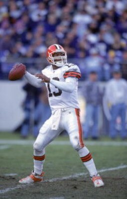 26 Nov 2000:  Spergon Wynn #13 of the Cleveland Browns sets to pass the ball during the game against the Baltimore Ravens at the PSINET Stadium in Baltimore, Maryland. The Ravens defeated the Browns 37-7.Mandatory Credit: Doug Pensinger  /Allsport