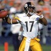 24 Dec 2000:  Quarterback Tee Martin #17 of the Pittsburgh Steelers passes the ball during the game against the San Diego Chargers at Qualcomm Stadium in San Diego, California. The Steelers defeated the Chargers 34-21.Mandatory Credit: Jeff Gross  /Allspo