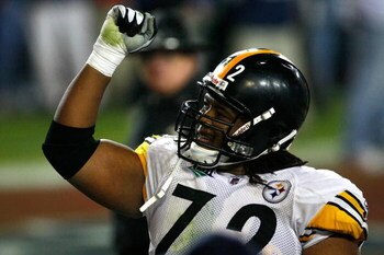 TAMPA, FL - FEBRUARY 01:  Darnell Stapleton #72 of the Pittsburgh Steelers celebrates their 27-23 win against the Arizona Cardinals during Super Bowl XLIII on February 1, 2009 at Raymond James Stadium in Tampa, Florida.  (Photo by Win McNamee/Getty Images
