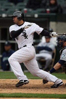 CHICAGO - APRIL 29:  Carlos Quentin #20 of the Chicago White Sox bats against the Seattle Mariners during the game on April 29, 2009 at U.S. Cellular Field in Chicago, Illinois. (Photo by Jonathan Daniel/Getty Images) 