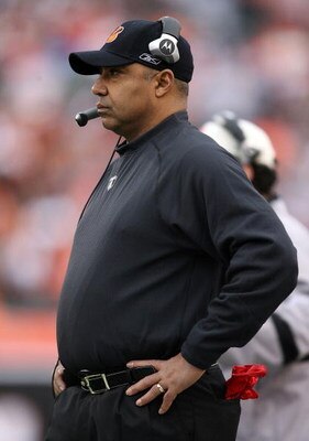 CINCINNATI - DECEMBER 14:  Head coach Marvin Lewis of the Cincinnati Bengals looks on during the NFL game against the Washington Redskins at Paul Brown Stadium December 14, 2008 in Cincinnati, Ohio. The Bengals won 20-13.  (Photo by Andy Lyons/Getty Image