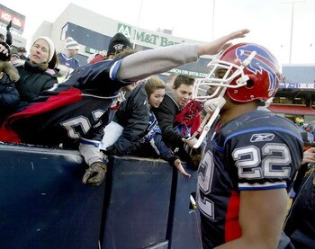 ORCHARD PARK, NY - DECEMBER 28: A fan shows his appreciation for Fred Jackson #22 of the Buffalo Bills after the New England Patriots defeated the Bills 13-0 at Ralph Wilson Stadium on December 28, 2008 in Orchard Park, New York.  (Photo by Rick Stewart/G