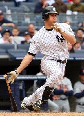 NEW YORK - MAY 17:  Mark Teixeira #25 of the New York Yankees bats against the Minnesota Twins on May 17, 2009 at Yankee Stadium in the Bronx borough of New York City. The Yankees defeated the Twins 3-2 in ten innings.  (Photo by Jim McIsaac/Getty Images)
