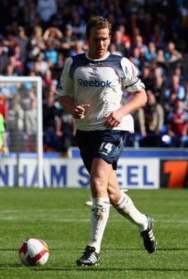 BOLTON, UNITED KINGDOM - APRIL 25:  Kevin Davies of Bolton Wanderers in action during the Barclays Premier League match between Bolton Wanderers and Aston Villa at the Reebok stadium on April 25, 2009 in Bolton, England.  (Photo by Clive Brunskill/Getty I