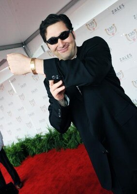 LOUISVILLE, KY - MAY 02: Phil Hellmuth arrives the 135th Kentucky Derby at Churchill Downs on May 2, 2009 in Louisville, Kentucky. (Photo by Jeff Gentner/Getty Images)