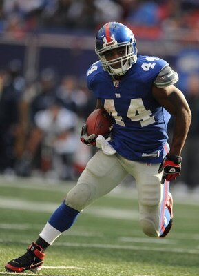 EAST RUTHERFORD, NJ - OCTOBER 05:  Ahmad Bradshaw #44 of the New York Giants plays against the Seattle Seahawks during their game on October 5, 2008 at Giants Stadium in East Rutherford, New Jersey.  (Photo by Al Bello/Getty Images)
