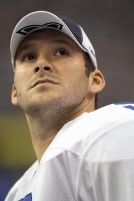 IRVING, TX - DECEMBER 14: Quarterback Tony Romo #9 of the Dallas Cowboys looks on against the New York Giants at Texas Stadium on December 14, 2008 in Irving, Texas. (Photo by Ronald Martinez/Getty Images)