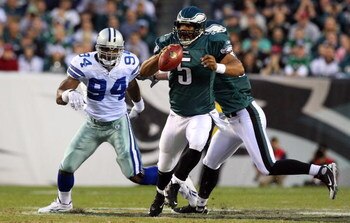 PHILADELPHIA - DECEMBER 28:  Donovan McNabb #5 of the Philadelphia Eagles scrambles against the Dallas Cowboys on December 28, 2008 at Lincoln Financial Field in Philadelphia, Pennsylvania.  (Photo by Jim McIsaac/Getty Images)