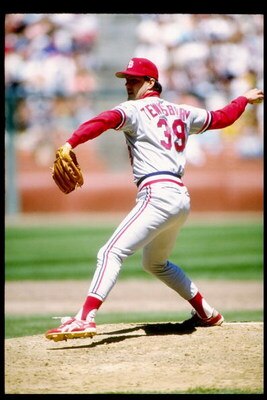 Pitcher Bob Tewksbury of the St. Louis Cardinals prepares to throw the ball.