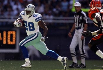 IRVING, TX - OCTOBER 05:  Running back Felix Jones #28 of the Dallas Cowboys runs for a touchdown against the Cincinnati Bengals at Texas Stadium on October 5, 2008 in Irving, Texas.  (Photo by Ronald Martinez/Getty Images)