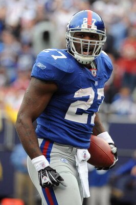 EAST RUTHERFORD, NJ - OCTOBER 05:  Brandon Jacobs #27 of the New York Giants celebrates after scoring a touchdown in the first quarter against the Seattle Seahawks on October 5, 2008 at Giants Stadium in East Rutherford, New Jersey.  (Photo by Al Bello/Ge