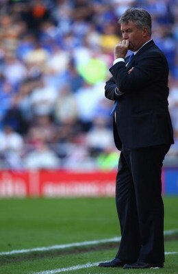 SUNDERLAND, ENGLAND - MAY 24:  Chelsea Caretaker Manager Guus Hiddink looks on during the Barclays Premier League match between Sunderland and Chelsea at The Stadium of Light on May 24, 2009 in Sunderland, England.  (Photo by Matthew Lewis/Getty Images)