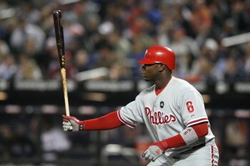 NEW YORK - MAY 06:  Ryan Howard #6 of the Philadelphia Phillies at bat against the New York Mets at Citi Field on May 6, 2009 in the Flushing neighborhood of the Queens borough of New York City.  (Photo by Nick Laham/Getty Images)